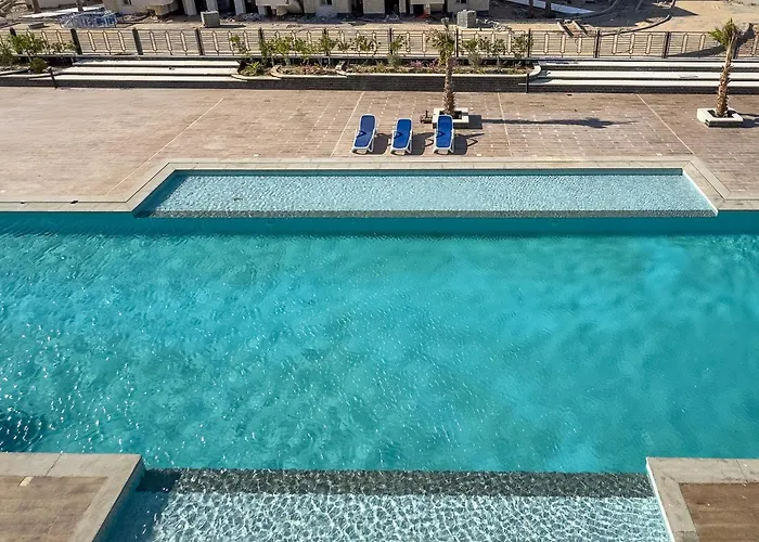 בית נופש Poolside Townhome With 2 Masters, A Huge Terrace In El Gouna *